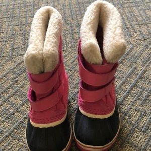 Sorel snow boots kids size 11 black and pink